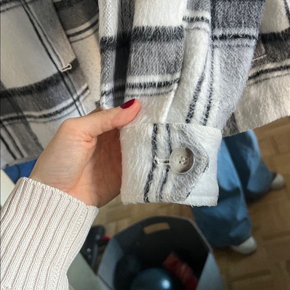 Carbon38 XS Plaid Oversized Jacket - Picture 4 of 9